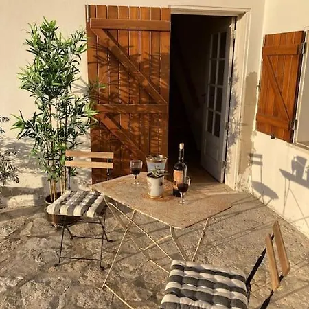 Sunny Grandfather Vila Chaos (Leiria)